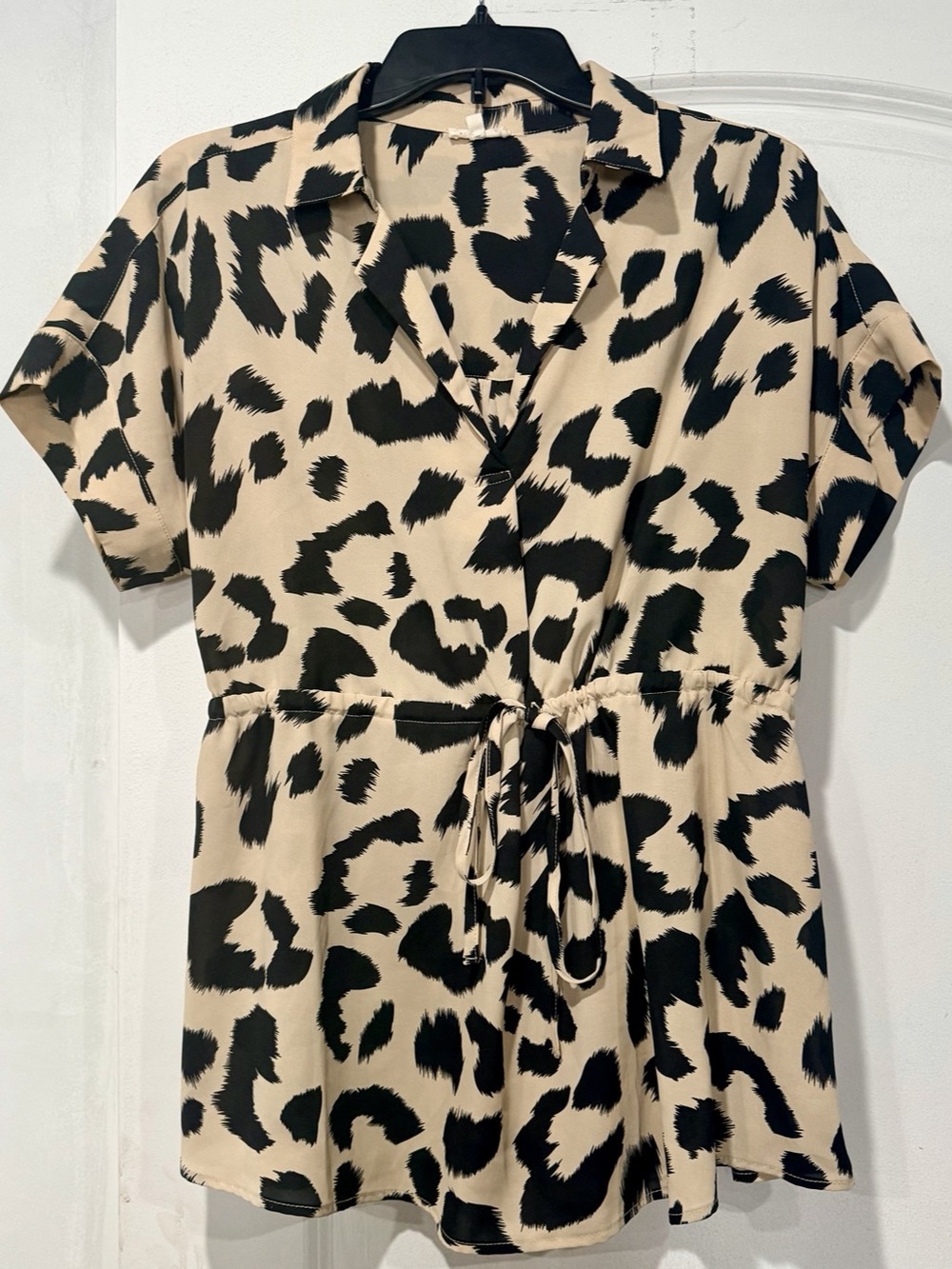 Leopard Print Tie-Waist Blouse in Beige & Black